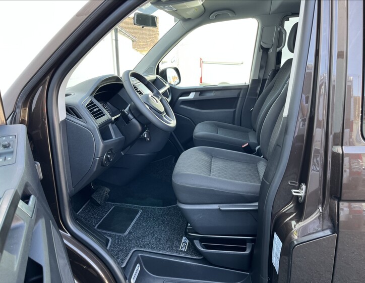 Volkswagen Caravelle 15