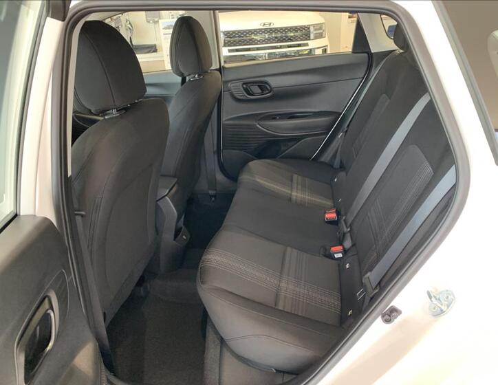 Hyundai i20 10