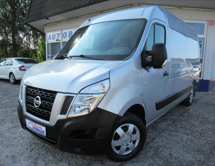 Nissan NV400 2