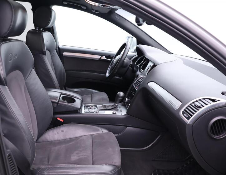 Audi Q7 15