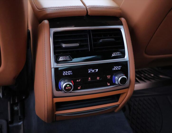 BMW Řada 7 44