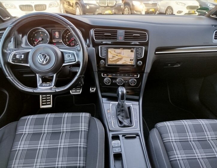 Volkswagen Golf 17