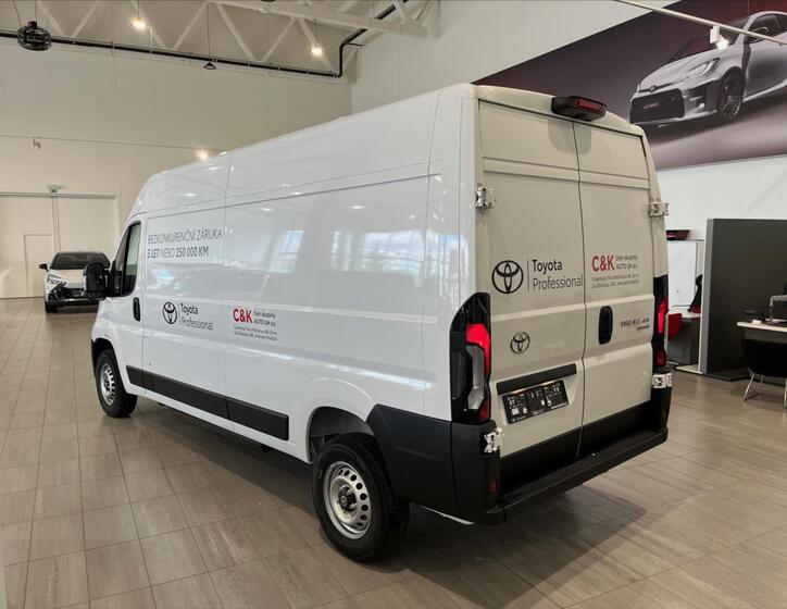 Toyota Proace Max 9