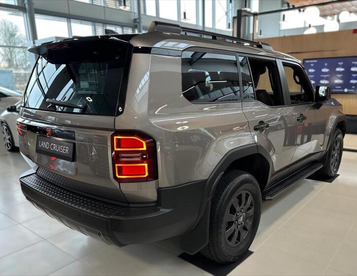 Toyota Land Cruiser 3