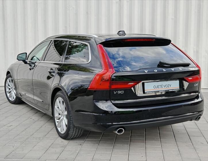 Volvo V90 10