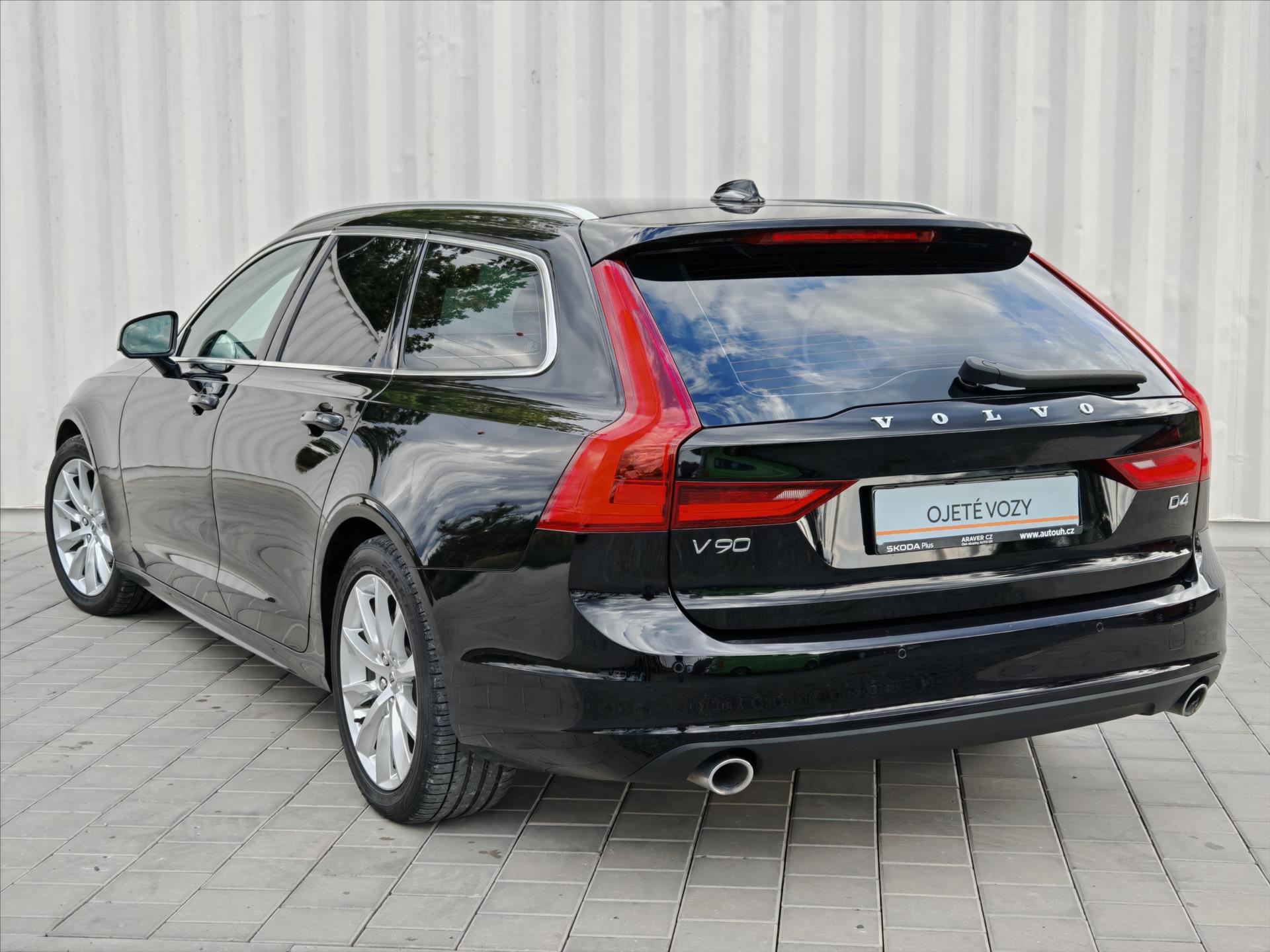 Volvo V90