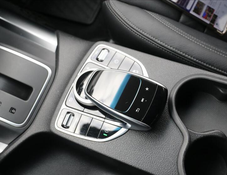 Mercedes-Benz Třídy X 24