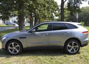 Jaguar F-Pace 8