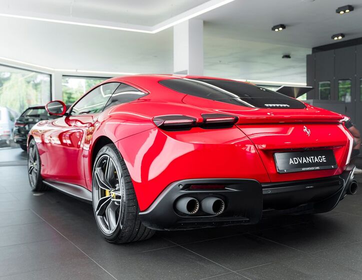 Ferrari Roma 4