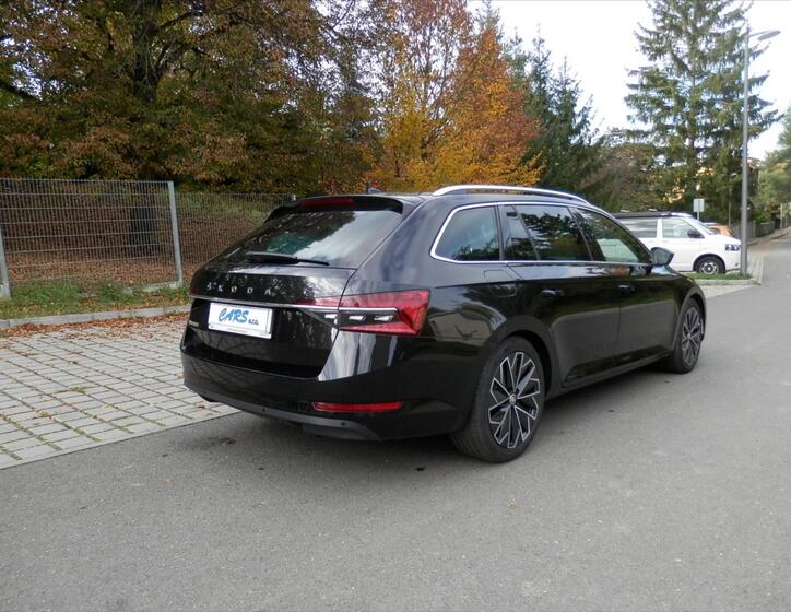 Škoda Superb 9