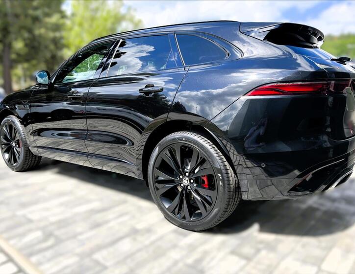 Jaguar F-Pace 4