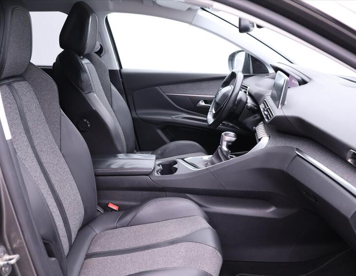 Peugeot 5008 16