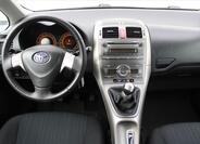 Toyota Auris 13
