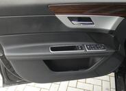 Jaguar XF 8