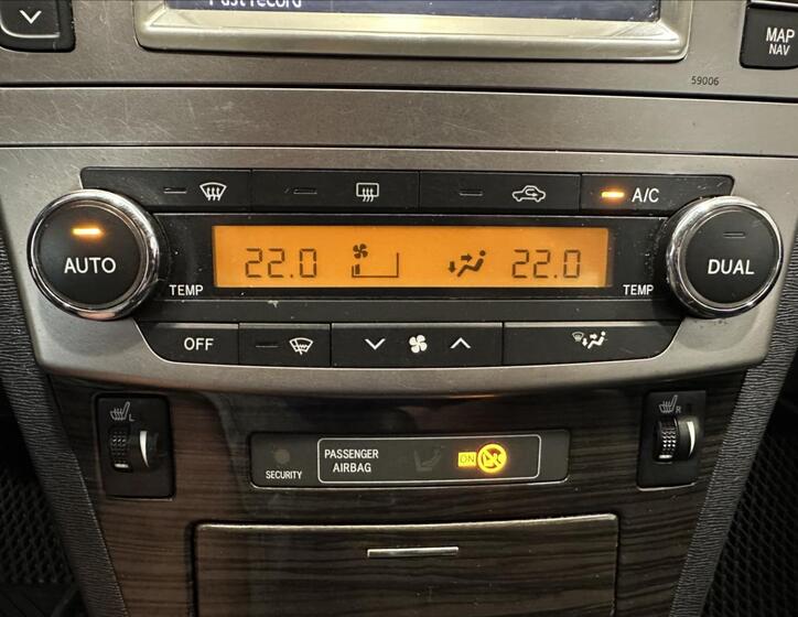 Toyota Avensis 25