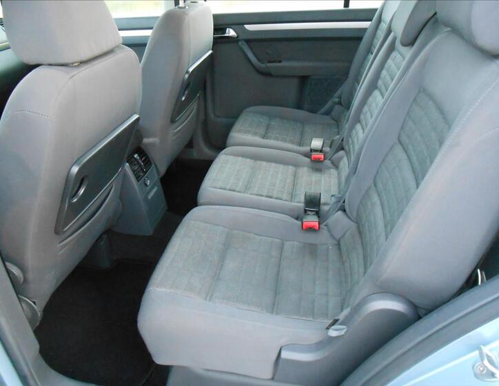 Volkswagen Touran 9