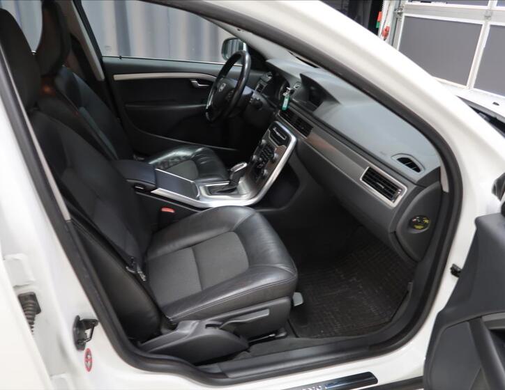 Volvo V70 11