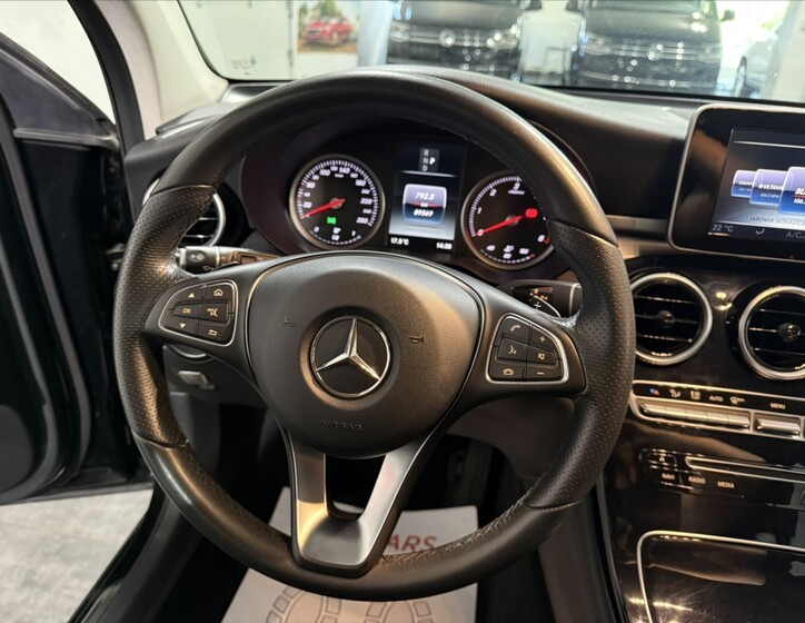 Mercedes-Benz GLC 8
