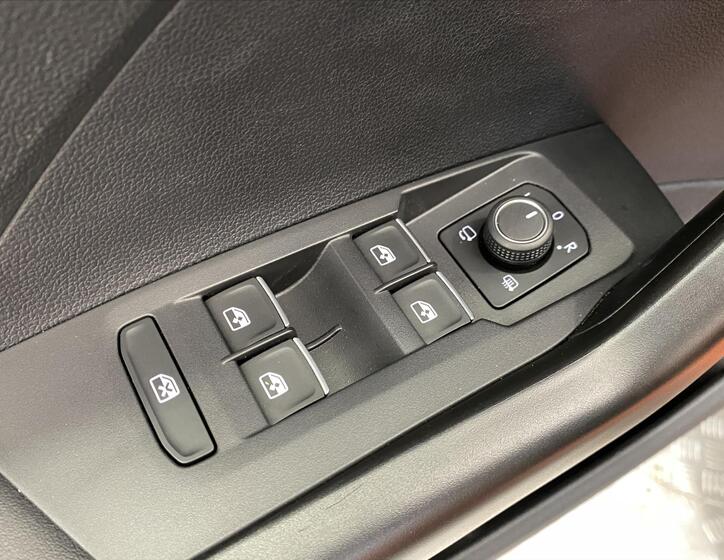 Volkswagen T-Cross 12