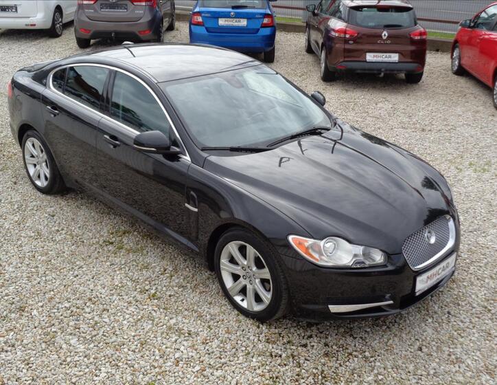 Jaguar XF 1