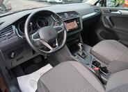 Volkswagen Tiguan 9