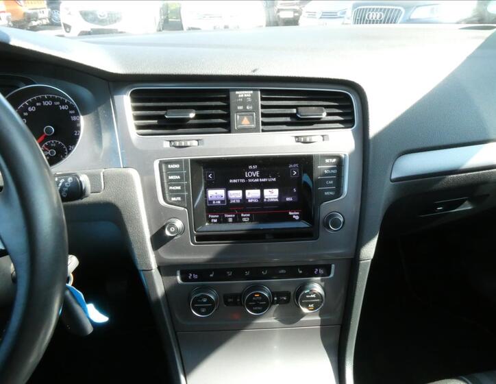 Volkswagen Golf 31
