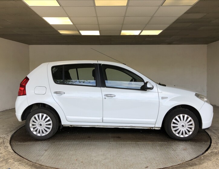 Dacia Sandero 8