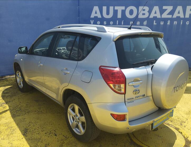 Toyota RAV4 6