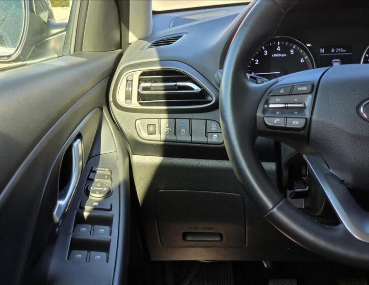 Hyundai i30 16