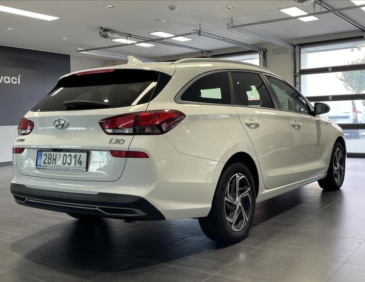 Hyundai i30 4