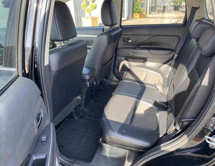 Mitsubishi Outlander 11
