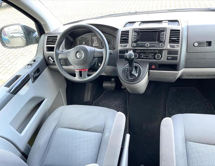 Volkswagen Caravelle 13