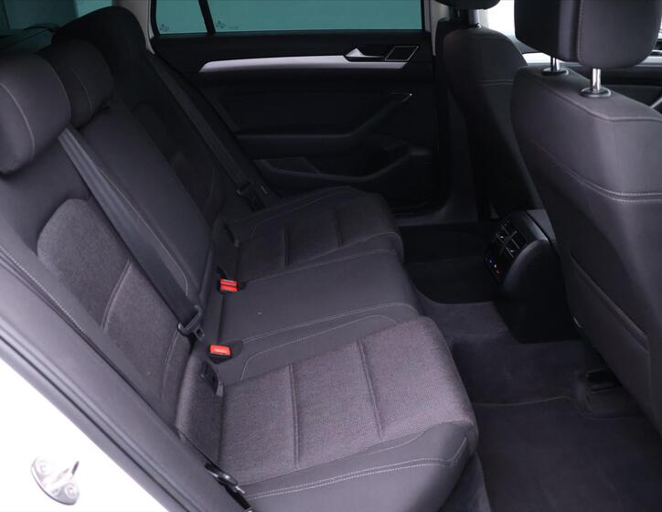Volkswagen Passat 13