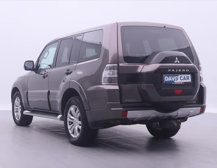 Mitsubishi Pajero 5