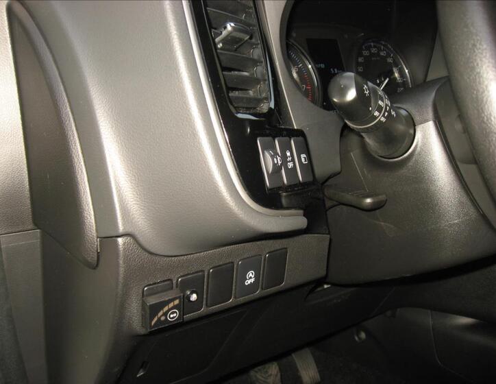 Mitsubishi Outlander 30