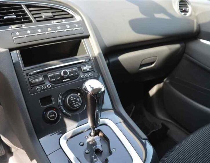 Peugeot 5008 23