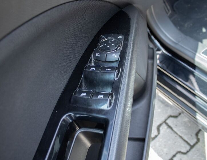 Ford Mondeo 10
