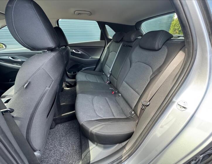 Hyundai i30 24