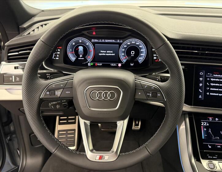 Audi Q8 17