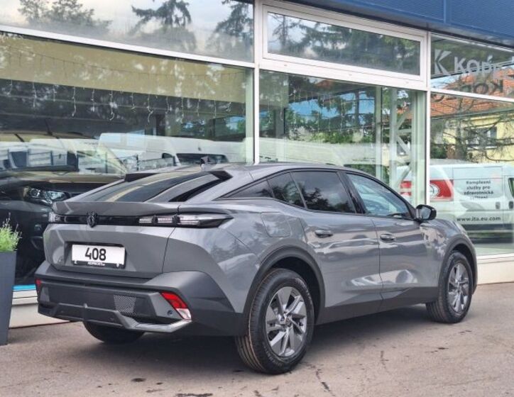 Peugeot 408 5