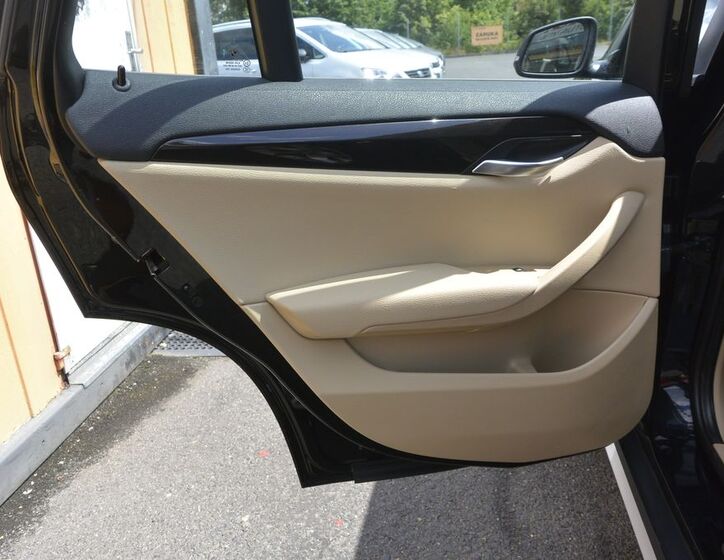 BMW X1 25