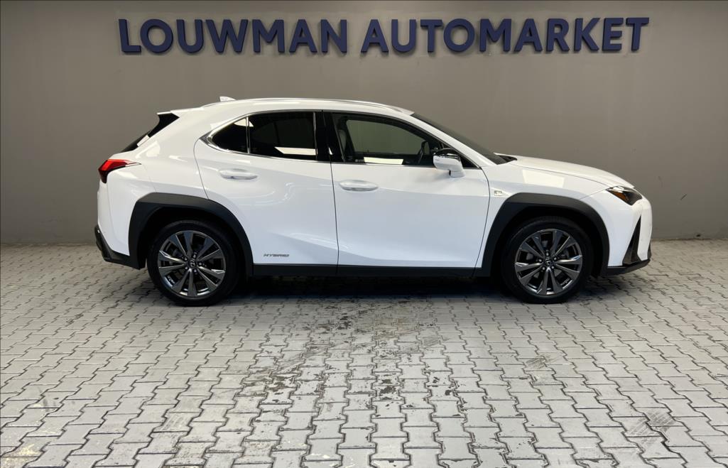 Lexus UX 250h