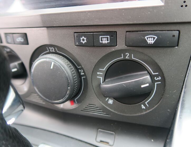 Opel Antara 21