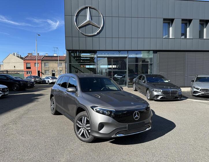 Mercedes-Benz EQB 1