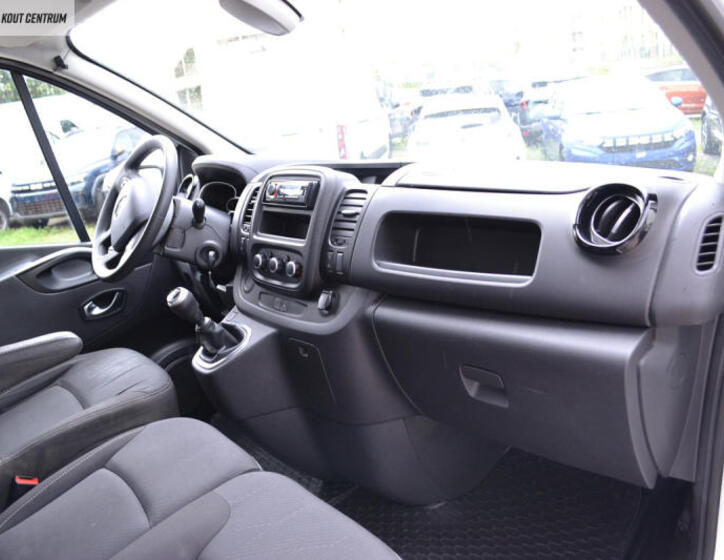 Renault Trafic 12