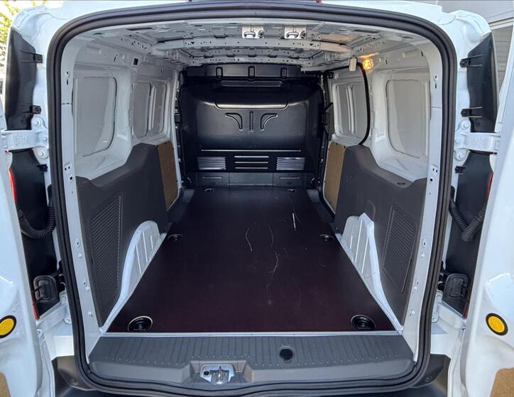 Ford Transit Connect 11