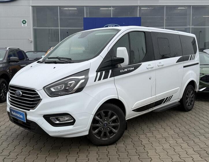 Ford Tourneo Custom 1