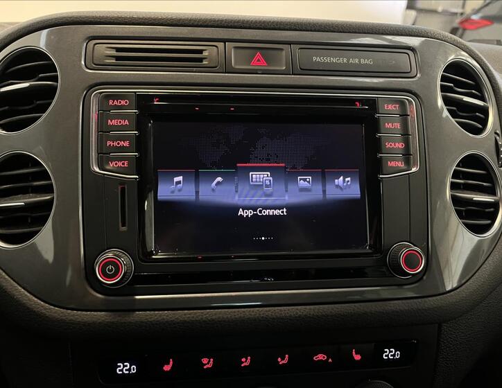 Volkswagen Tiguan 9