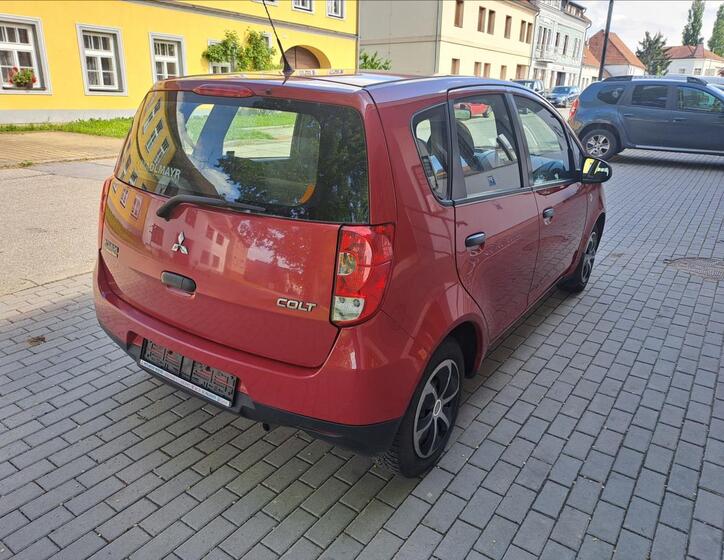 Mitsubishi Colt 9
