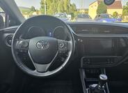 Toyota Auris 13
